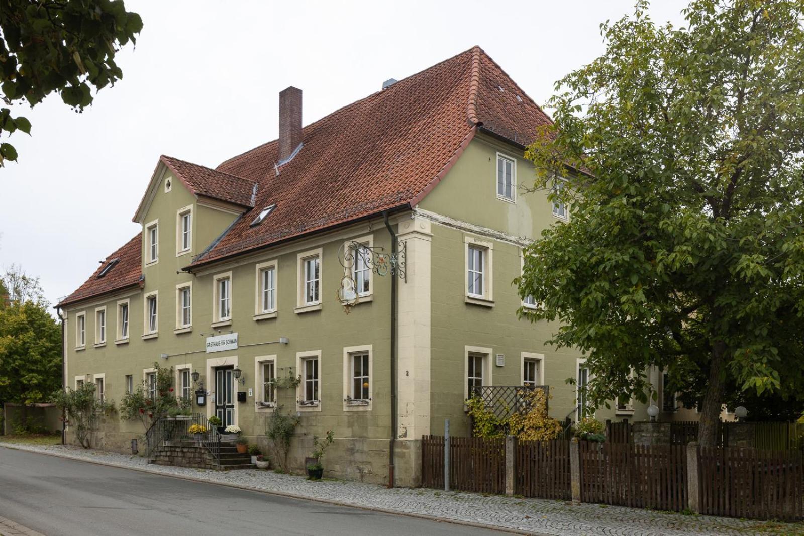 فندق Gasthaus Zum Schwan Castell المظهر الخارجي الصورة